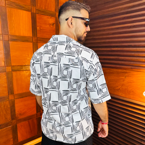 RYON SQUARE PATTERN DESING CAMP COLLAR RELAXED-FIT RESORT SHIRT WITH DROP SHOLDER SLEEVES